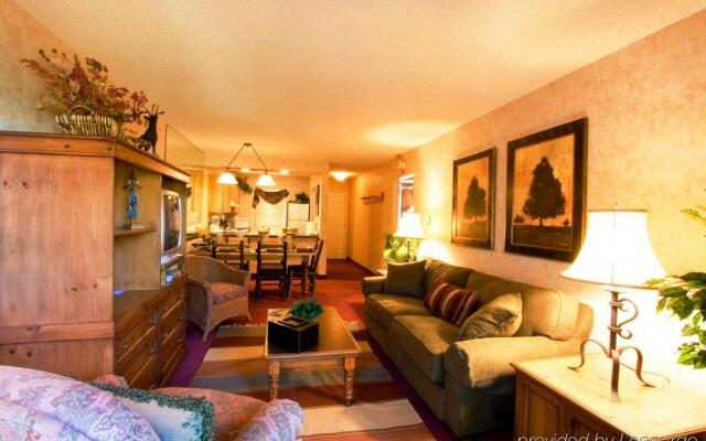 Legacy Vacation Resorts - Steamboat Suites