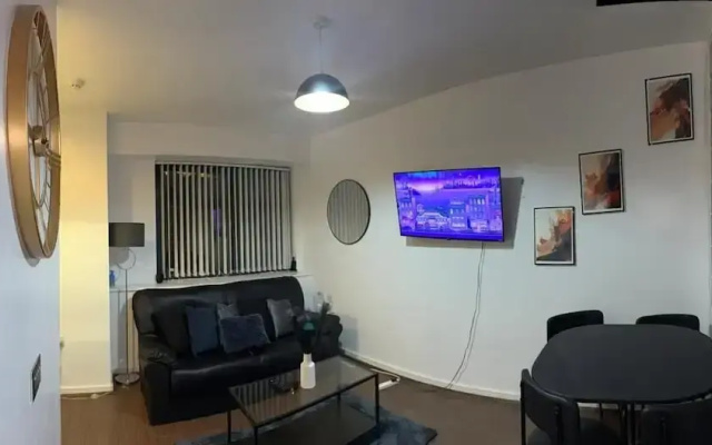 Spacious 3-br Apt in Central, Birmingham