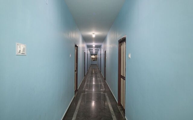 Oyo 39877 Cs Residency