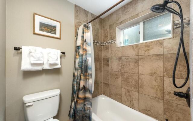 4 Seasons Inn on Fall River