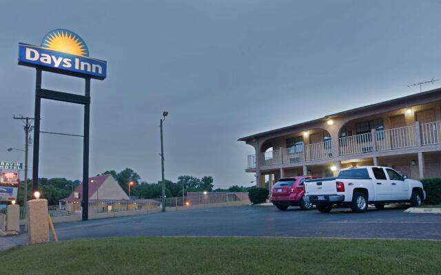 Days Inn by Wyndham Downtown-Nashville West Trinity Lane