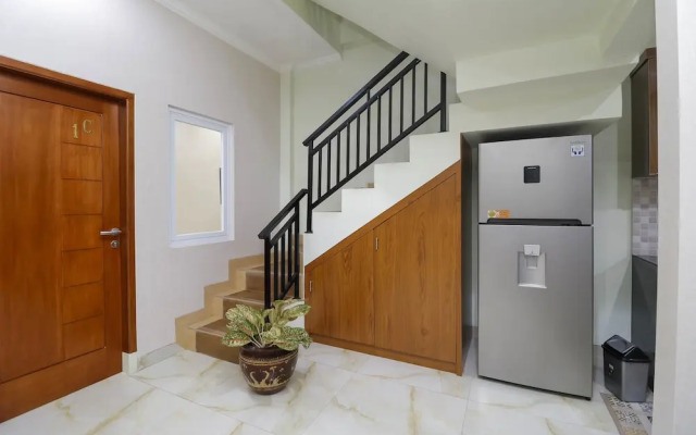 RedDoorz Syariah Plus near Dharmawangsa