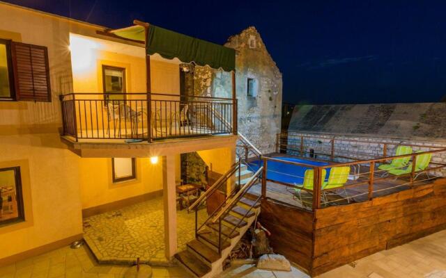 Large Holiday Home With Private Pool, Wellness & Sea View
