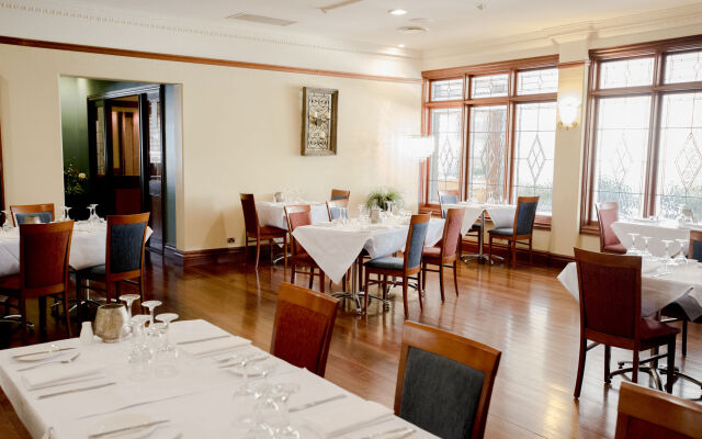 Best Western Plus All Settlers Motor Inn