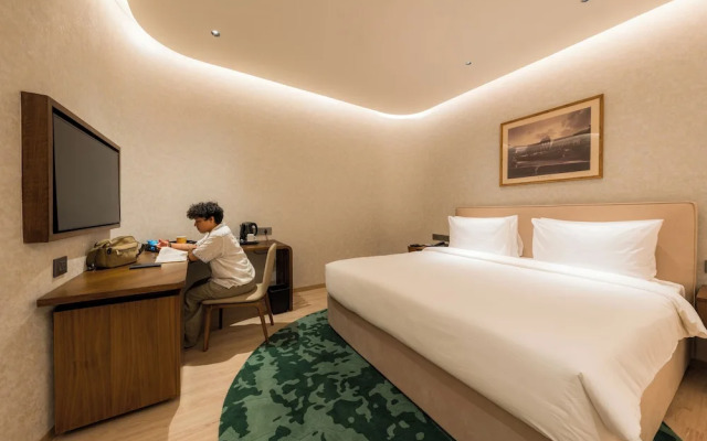 080 Transit Hotel T2