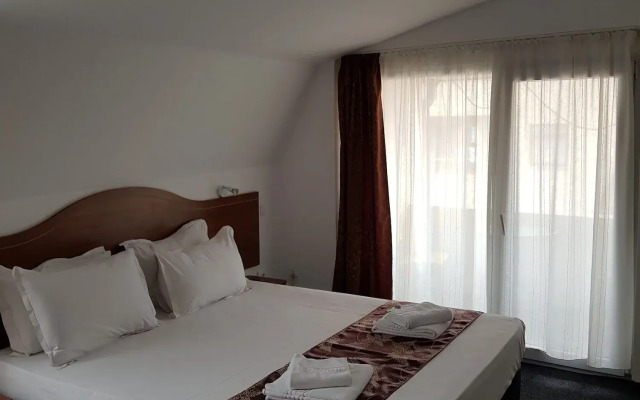 Tranzzit Hotel
