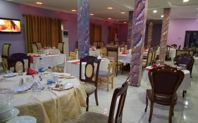 De-Lasmall Hotel and Resort Ltd