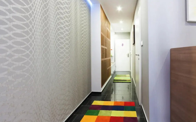 Stay-Inn Boardinghouse