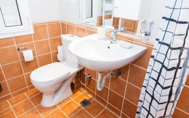 Centrally Located Studio In Athens