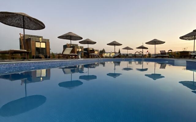 Lavira Tiny House Village