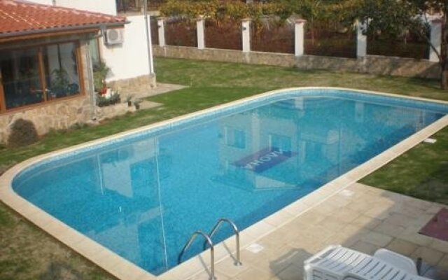 Ilona House