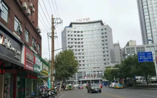 LUCK 7 Hotel (Yichang Wanda Plaza Visitor Center)