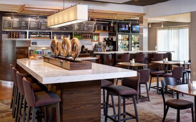 Courtyard Louisville East