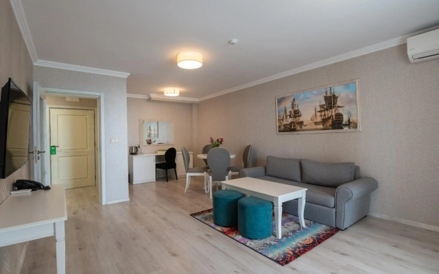 Maria Palace Complex