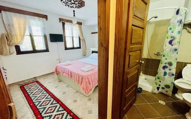 Denis Guest House
