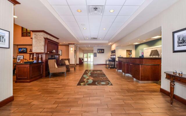 Hampton Inn & Suites Plymouth