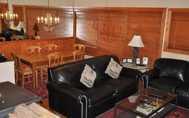 Pitkin Creek Condominiums