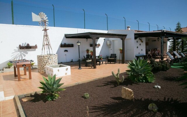 Villa With 4 Bedrooms in Las Palmas, With Wonderful Mountain View, Private Pool, Enclosed Garden - 20 km From the Beach