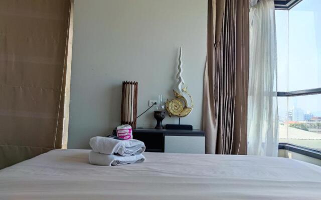 Pattaya Beach Sea View Rooftop Pool Resort