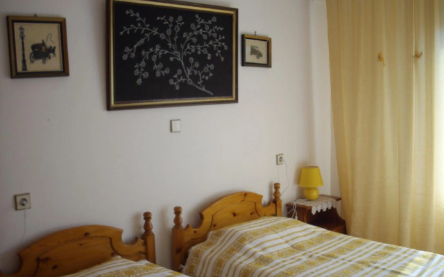 Anna in front of the sea Apartment