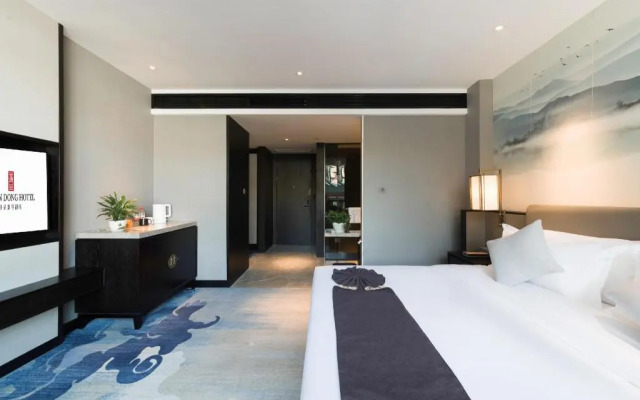 Western Royal Palace Hotel