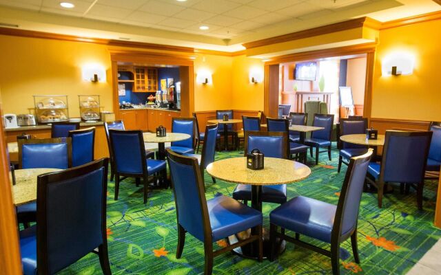 Fairfield Inn by Marriott Toronto Oakville