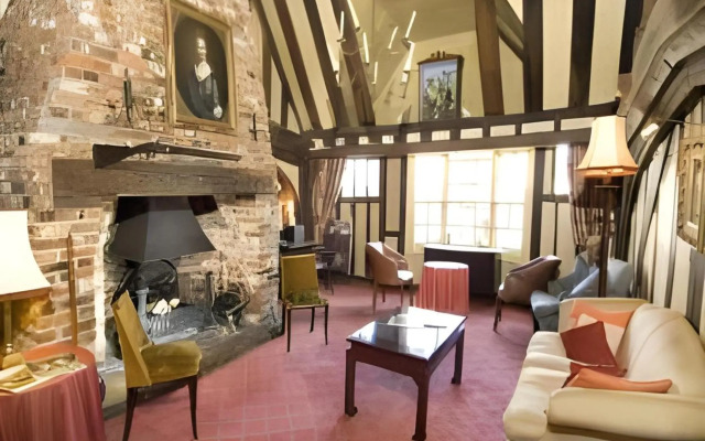 White Hart Hotel by Greene King Inns