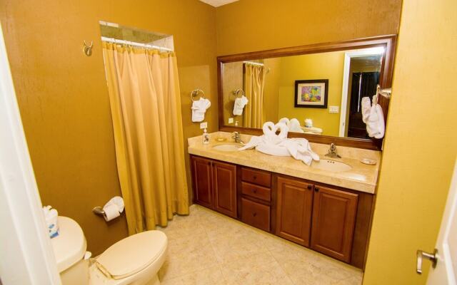 Bonita 703 - 3 Br Condo