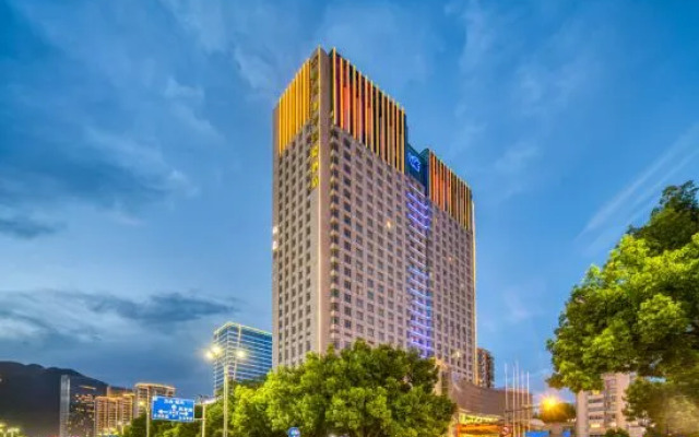 Double-Dove Peace International Hotel