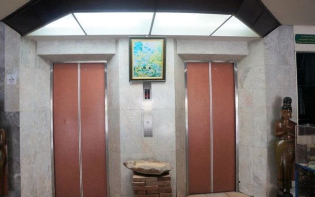 Hotel Petchkasem Grand