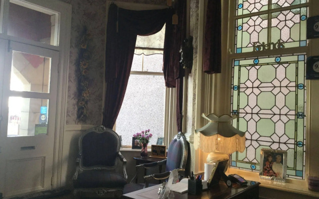 Plas Llwyd Guest House