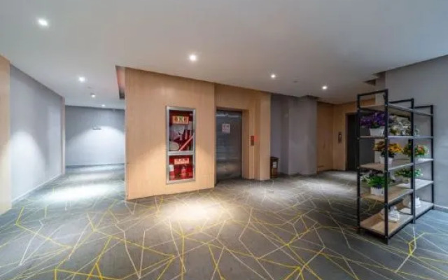 Ease Hotel (Xi'an Chang'an Square North Road)