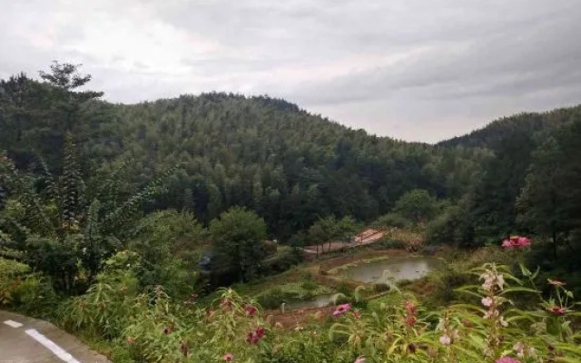 Xiagu Renjia Hostel