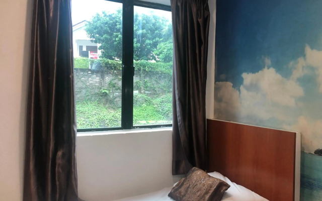 Rain Forest Hotel