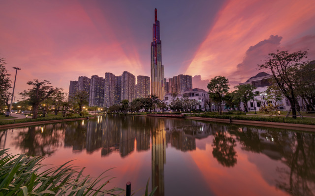 Vinpearl Landmark 81, Autograph Collection
