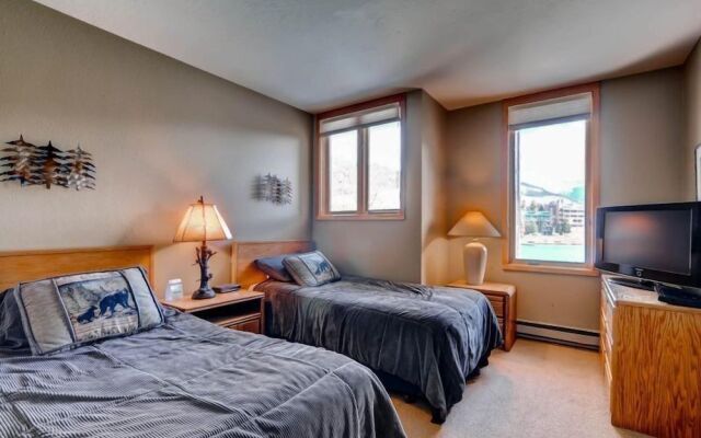 3 Bedroom Mountain Condo in Lakeside Village Near Keystone Lake with Complimentary Shuttle Service