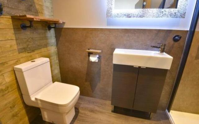 Inchree Rooms & Chalets