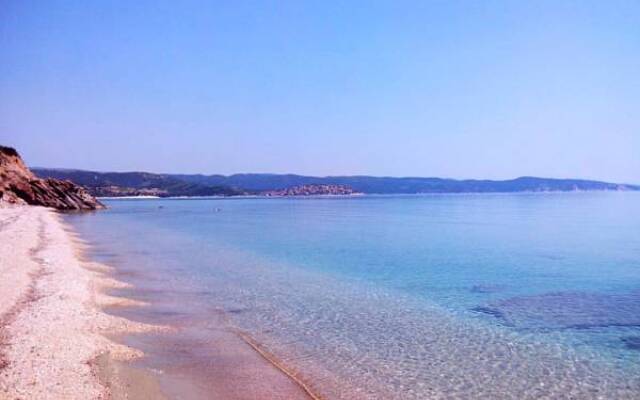 Salonikiou Beach Deluxe Apartments