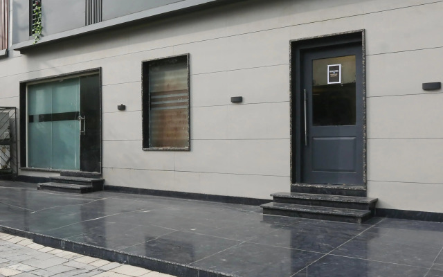 Super Townhouse Rohini Sector 18 Formerly Relic Stay