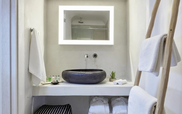 Cosmopolitan Suites