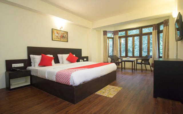Taktse Continental by OYO Rooms