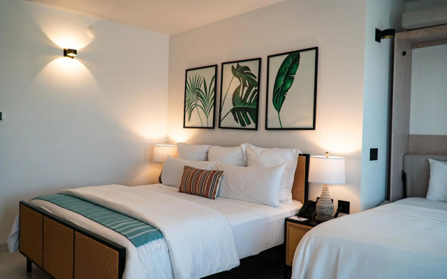Flamboyan Hotel & Residences