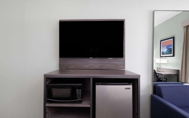 Baymont by Wyndham Creedmoor