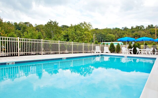 Holiday Inn Express Bentleyville