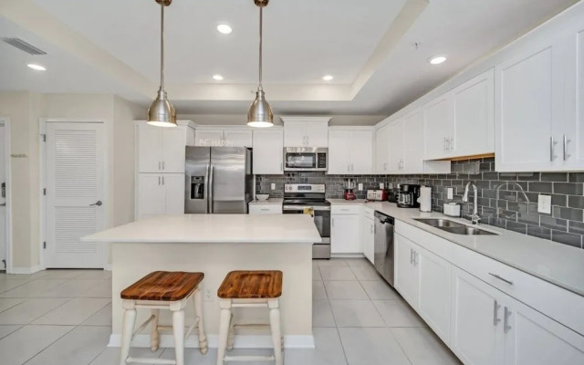 4741clock Unit208 3 Bedroom Townhouse