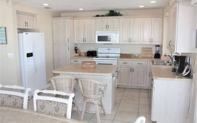 Jamaica Royale 401 - 2 Br Condo