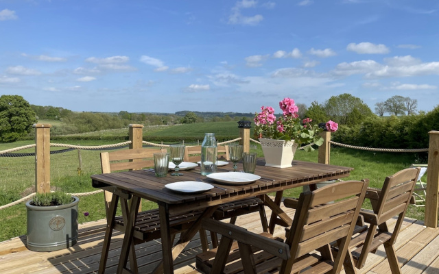 Beautiful Pet-friendly Cabin in Banbury, No Deposit