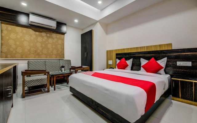 OYO 18542 Petals Inn