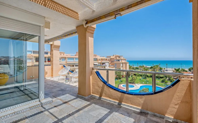 Well-located & Nice Views 2BDR Apt in Los Álamos