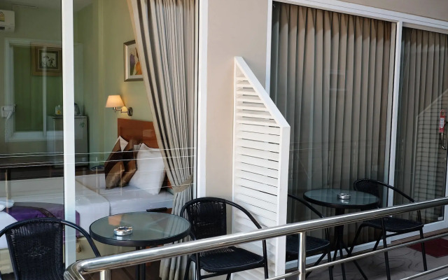Chilli Hotel & Restaurant